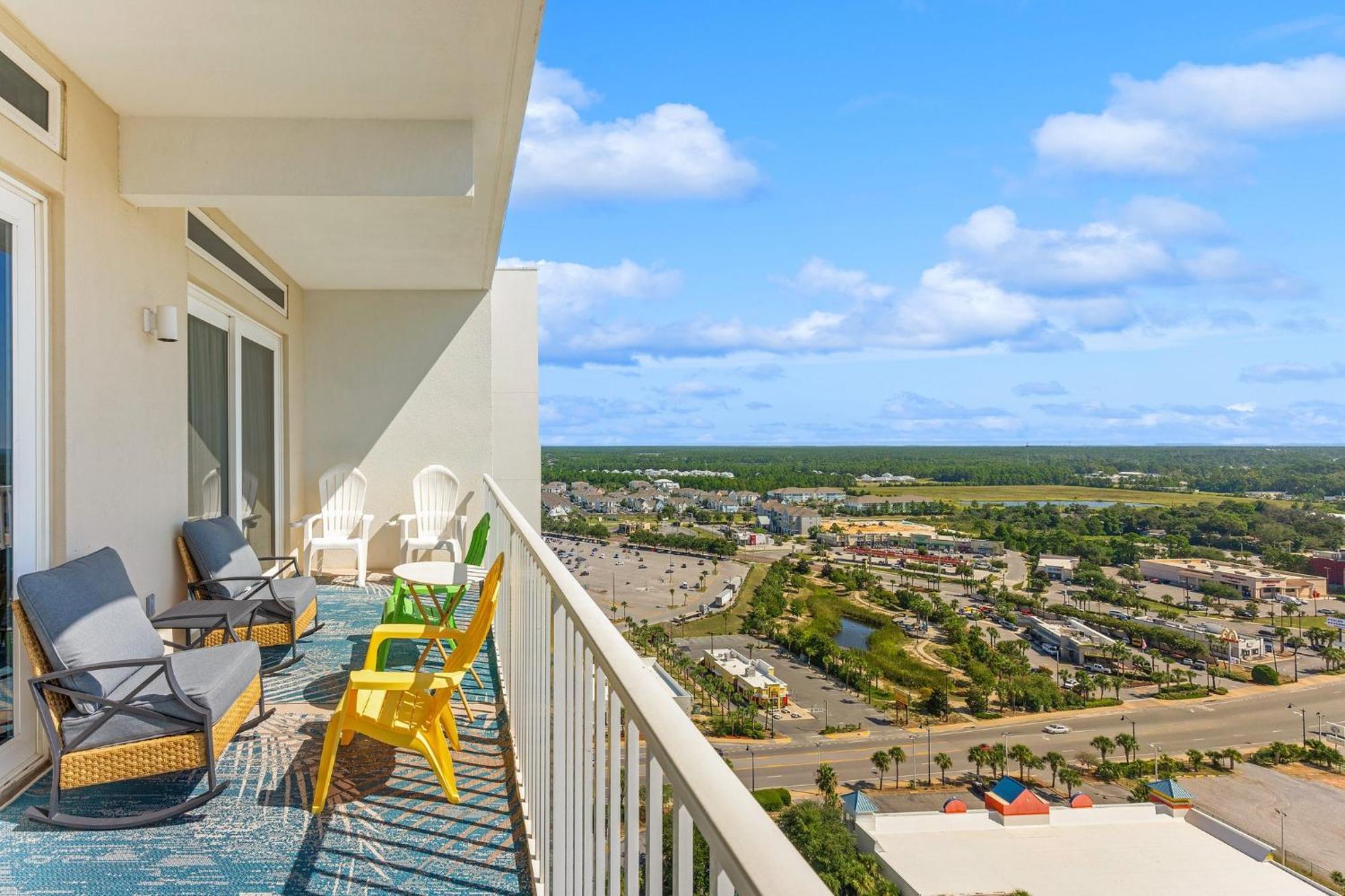 Apartment Laketown Wharf 2030 *