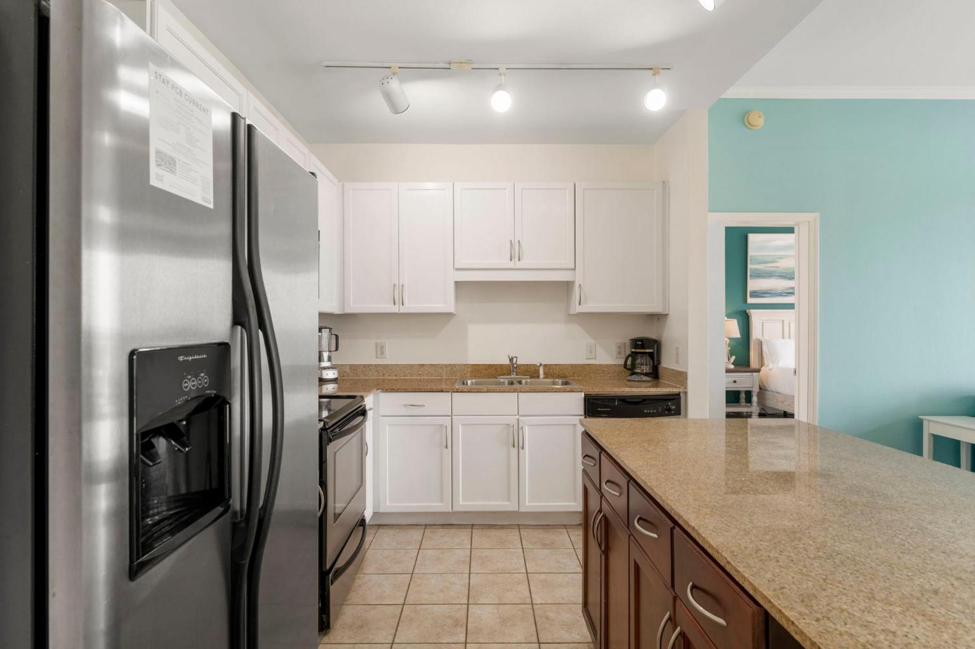 Laketown Wharf 2030 Apartment *