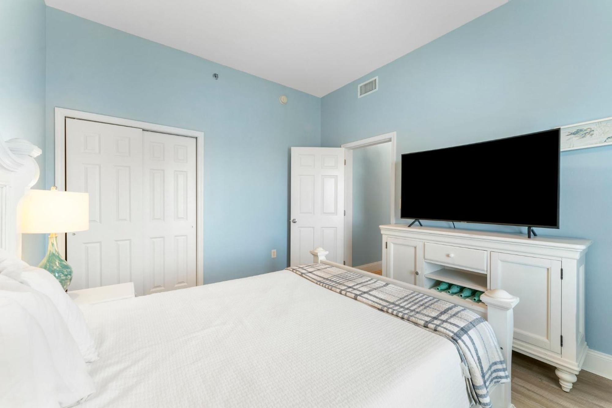 Apartment Laketown Wharf 2030 *